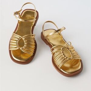 BRAND NEW ZARA GIRLS THIN STRAPPY GOLD SANDALS. SIZE 40: US 7